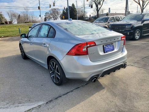Used 2017 Volvo S60 T5 Dynamic image 3