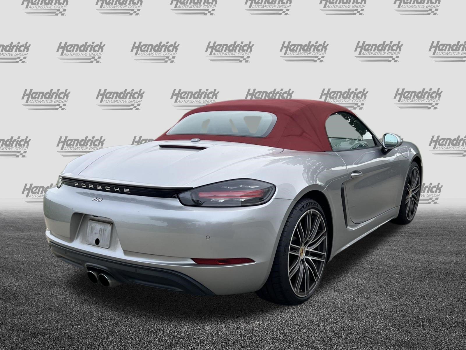 Used 2017 Porsche 718 Boxster RWD image 11