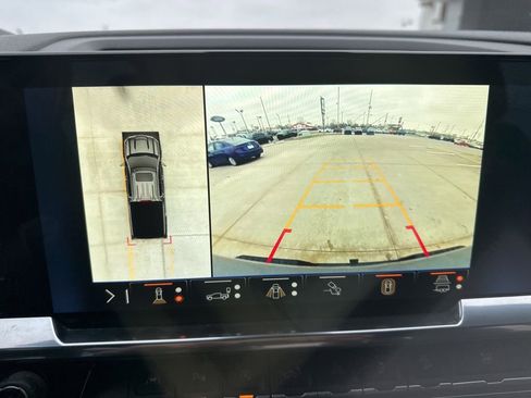 Used 2024 Chevrolet Silverado 1500 LT Trail Boss w/ LT Trail Boss Premium Package image 17