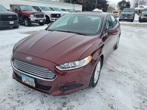 Used 2015 Ford Fusion SE image 13