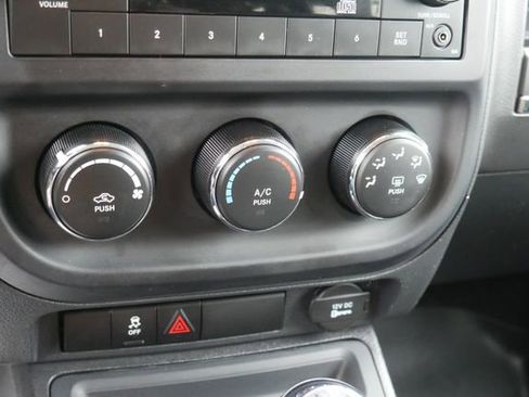 Used 2015 Jeep Patriot Sport image 17