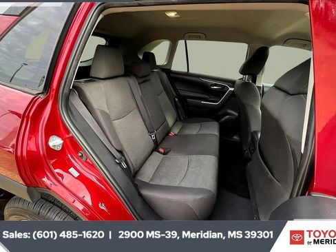 Used 2022 Toyota RAV4 XLE image 20