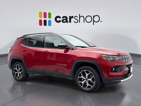 Used 2025 Jeep Compass Limited w/ Sun & Sound Group AWD/4WD image 7