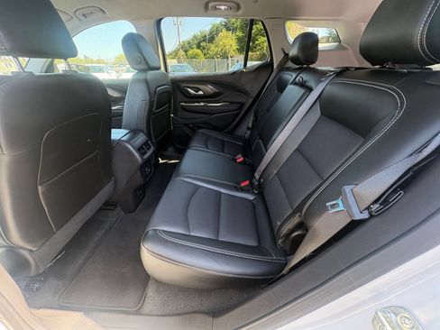 Used 2024 GMC Terrain SLT AWD/4WD image 29