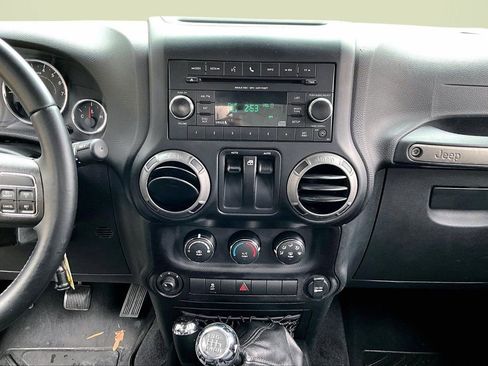 Used 2017 Jeep Wrangler Sport w/ Quick Order Package 23S image 12