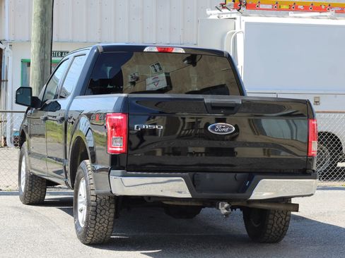 Used 2016 Ford F150 XLT w/ Trailer Tow Package image 6