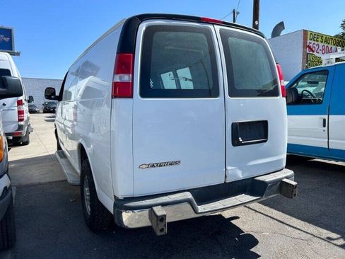 Used 2019 Chevrolet Express 2500 w/ Driver Convenience Package RWD image 4