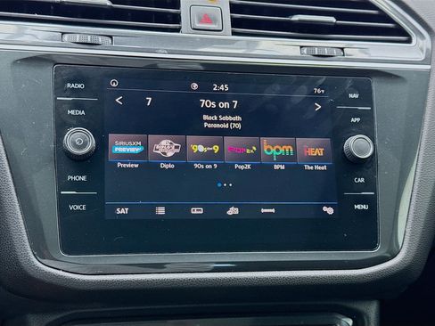 Used 2020 Volkswagen Tiguan SEL image 11