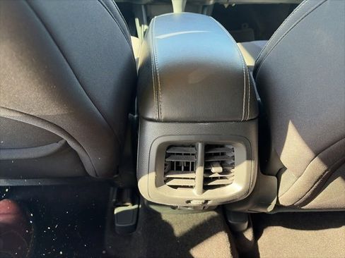 Used 2015 Jeep Cherokee Latitude w/ Comfort/Convenience Group image 13