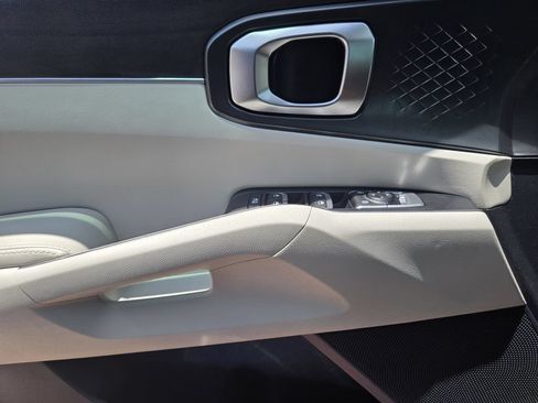 Certified 2022 Kia Sorento S FWD image 25