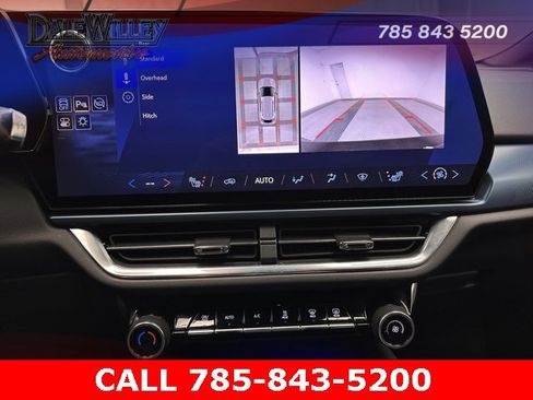 Used 2024 Chevrolet Equinox EV LT image 8