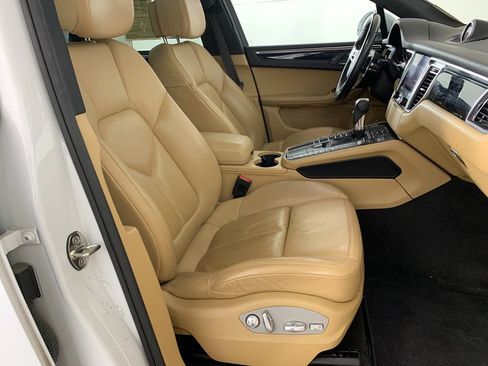 Used 2017 Porsche Macan Base image 39