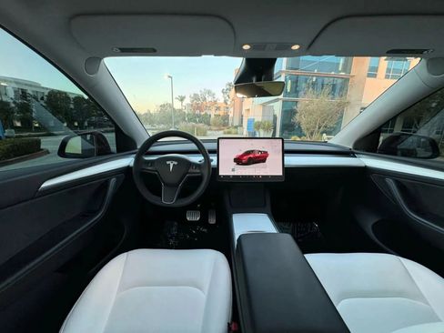 Used 2023 Tesla Model Y Performance image 20