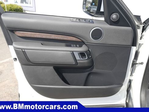 Used 2019 Land Rover Discovery HSE image 23