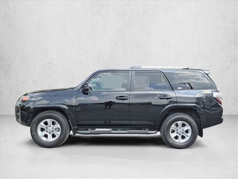 Used 2022 Toyota 4Runner SR5 RWD image 8