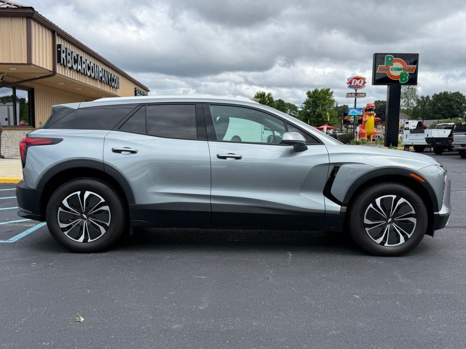 Used 2024 Chevrolet Blazer EV LT AWD/4WD image 9