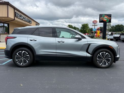 Used 2024 Chevrolet Blazer EV LT AWD/4WD image 9