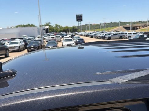 Used 2018 Chevrolet Tahoe LT AWD/4WD image 10
