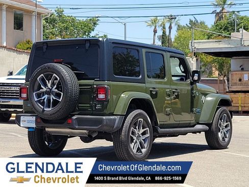 Used 2024 Jeep Wrangler Unlimited AWD/4WD image 11