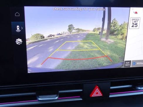 Used 2024 Hyundai Elantra SEL FWD image 23