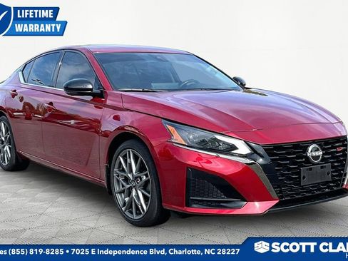 Used 2023 Nissan Altima 2.0 SR FWD image 1