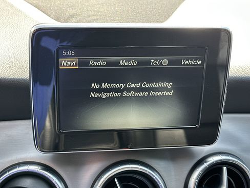 Used 2015 Mercedes-Benz CLA 250 image 25