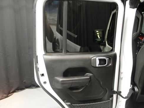 Used 2021 Jeep Wrangler Unlimited Rubicon image 27