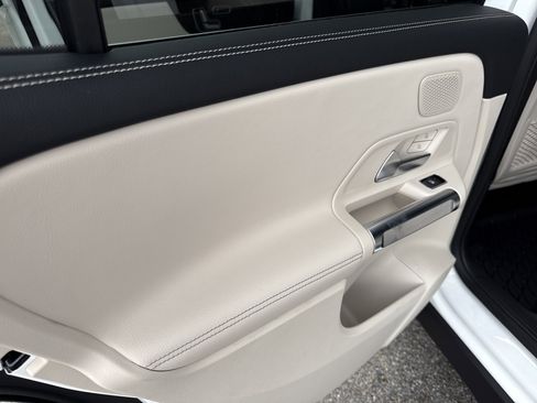 New 2026 Mercedes-Benz GLB 250 image 9