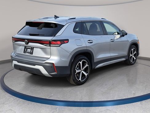 New 2026 Volkswagen Tiguan SE FWD image 5