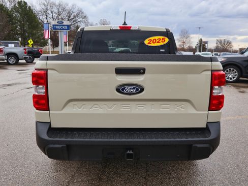 Used 2025 Ford Maverick XLT image 4