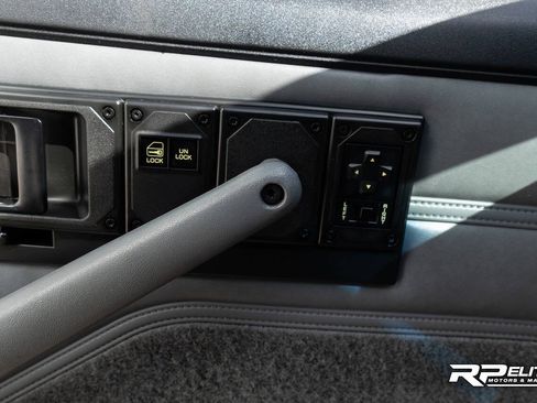Used 1991 Chevrolet Camaro Z28 RWD image 57