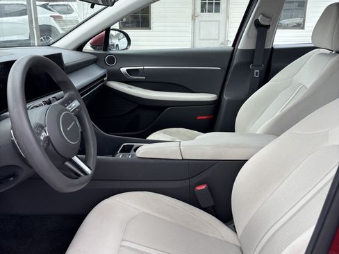 Used 2025 Hyundai Sonata SEL FWD image 6