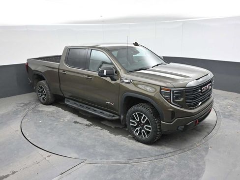 Used 2023 GMC Sierra 1500 AT4 w/ AT4 Premium Package AWD/4WD image 33