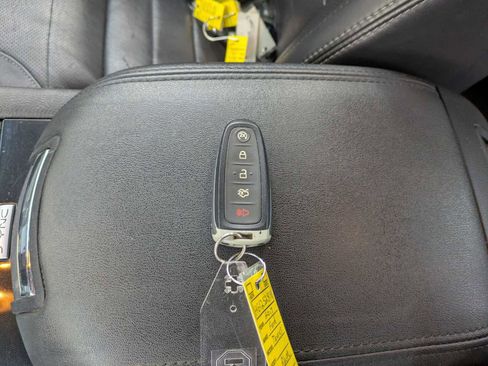 Used 2017 Ford Taurus SHO image 33