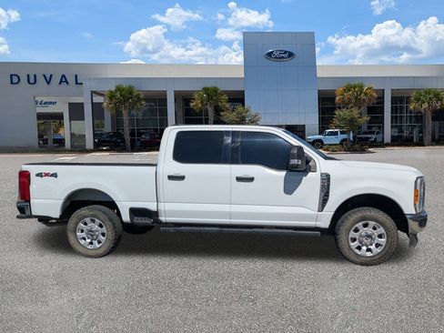 Used 2023 Ford F250 XLT image 3