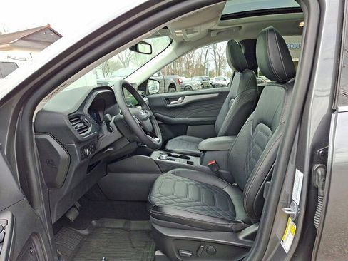 Certified 2023 Ford Escape Platinum w/ Premium Technology Package image 3
