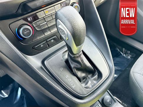 Used 2021 Ford Transit Connect XLT image 18