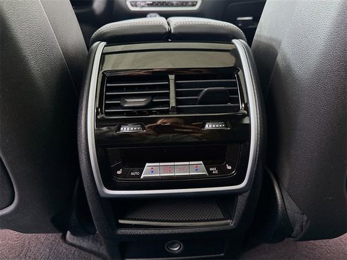 Used 2020 BMW X5 M50i image 22