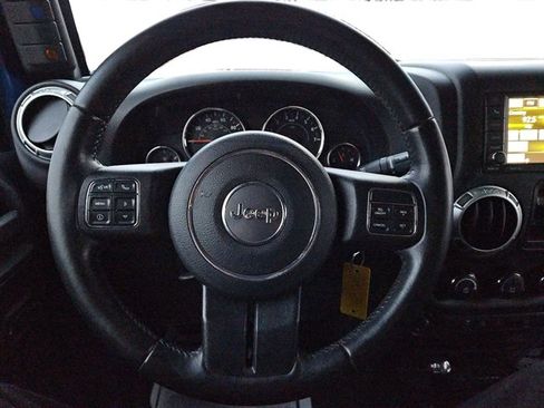 Used 2015 Jeep Wrangler Unlimited Sahara w/ Connectivity Group image 26