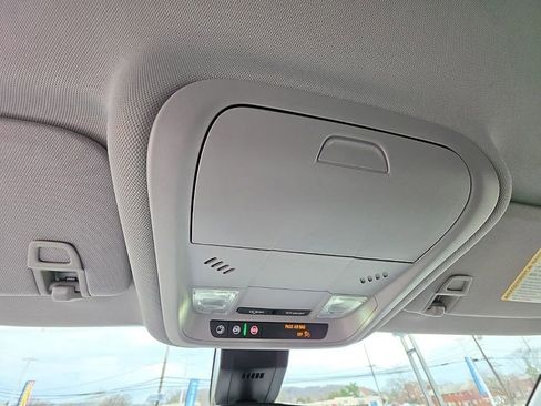 Used 2023 Chevrolet Equinox LT AWD/4WD image 21
