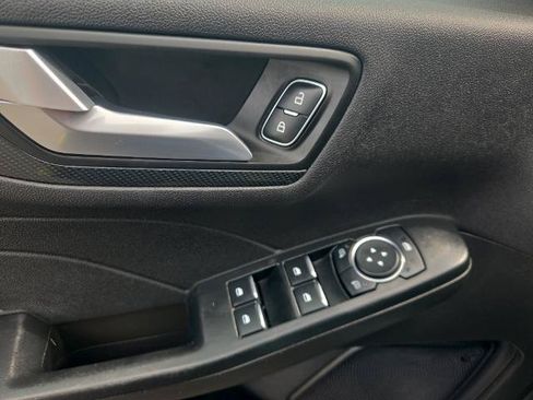 Certified 2024 Ford Escape ST-Line AWD/4WD image 18
