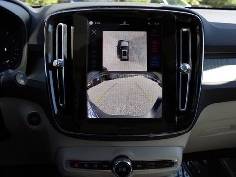Certified 2024 Volvo XC40 B5 Ultimate w/ Climate Package AWD/4WD image 35