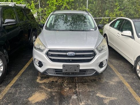 Used 2017 Ford Escape SE w/ SE Sport Appearance Package AWD/4WD image 1