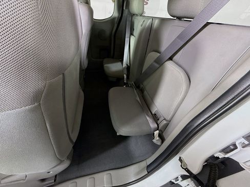 Used 2020 Nissan Frontier S image 25