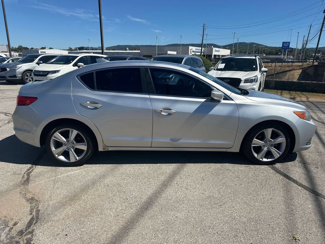Used 2015 Acura ILX FWD image 9