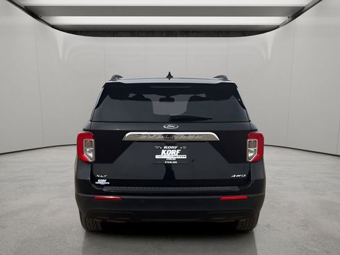 Used 2021 Ford Explorer XLT image 4