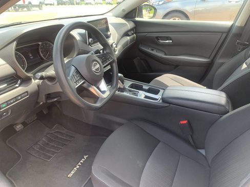 Used 2025 Nissan Sentra SV FWD image 12