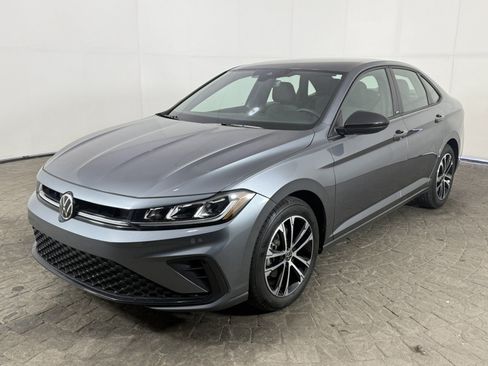 Used 2025 Volkswagen Jetta Sport FWD image 3