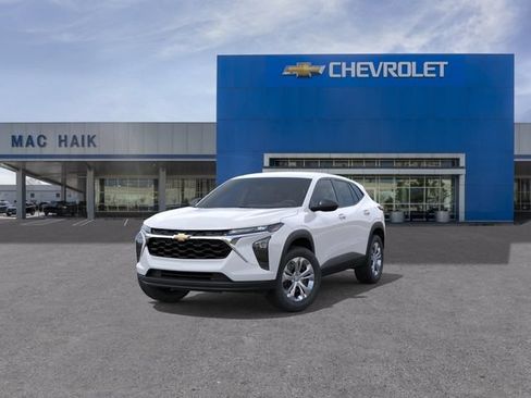 New 2026 Chevrolet Trax LS FWD image 8