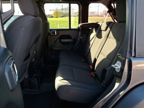 Certified 2022 Jeep Wrangler Unlimited Sport image 12